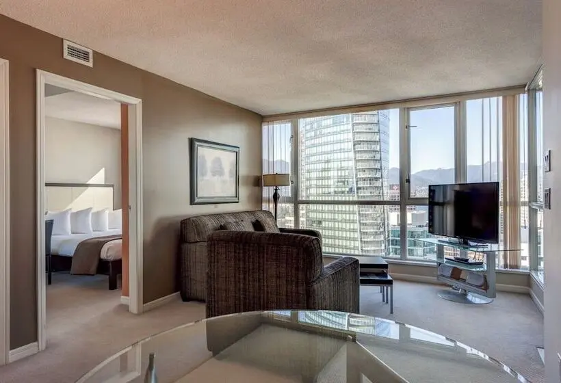 Carmana Hotel & Suites