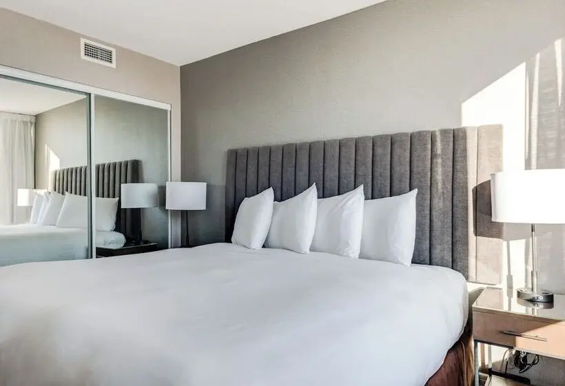 Carmana Hotel & Suites