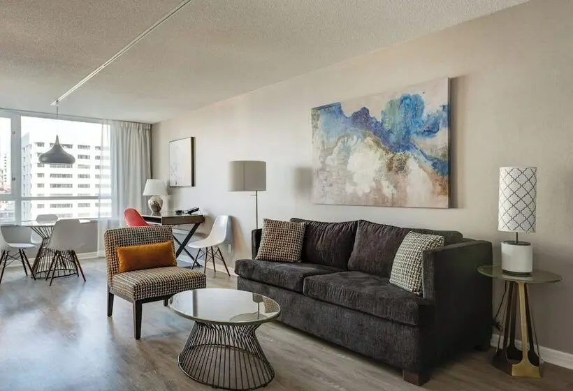 Carmana Hotel & Suites