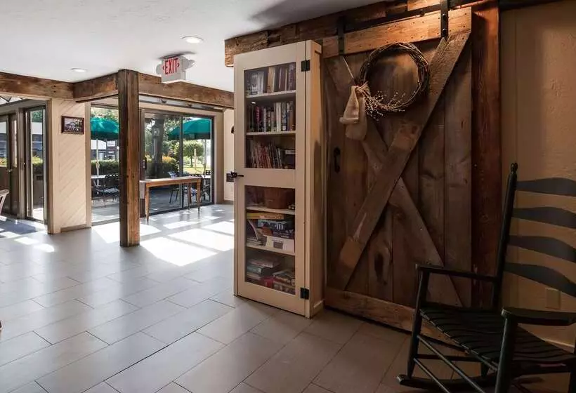 هتل Best Western Inn & Suites Rutland Killington