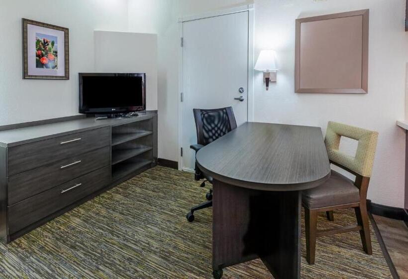 هتل Candlewood Suites Tyler, An Ihg