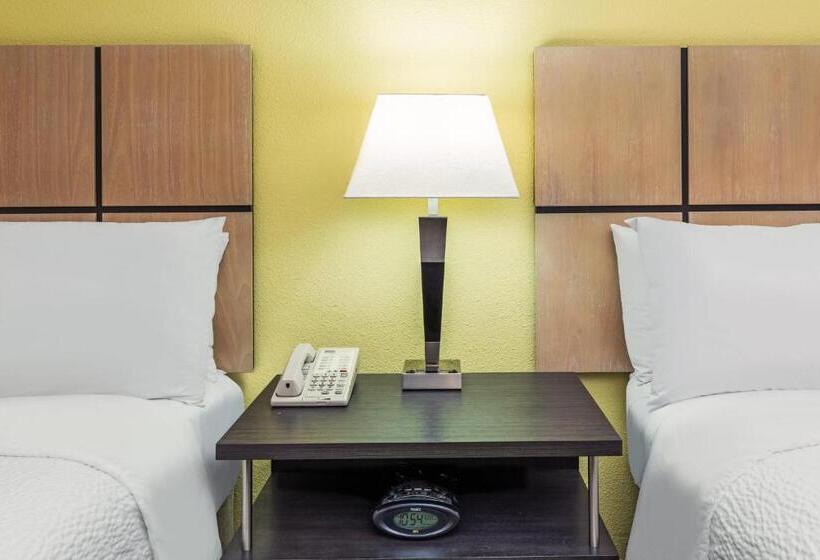 هتل Candlewood Suites Tyler, An Ihg