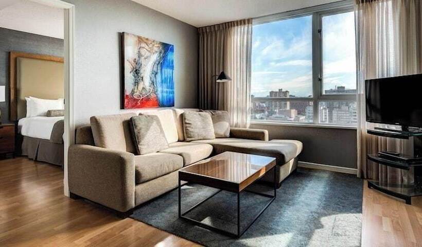 Carmana Hotel & Suites