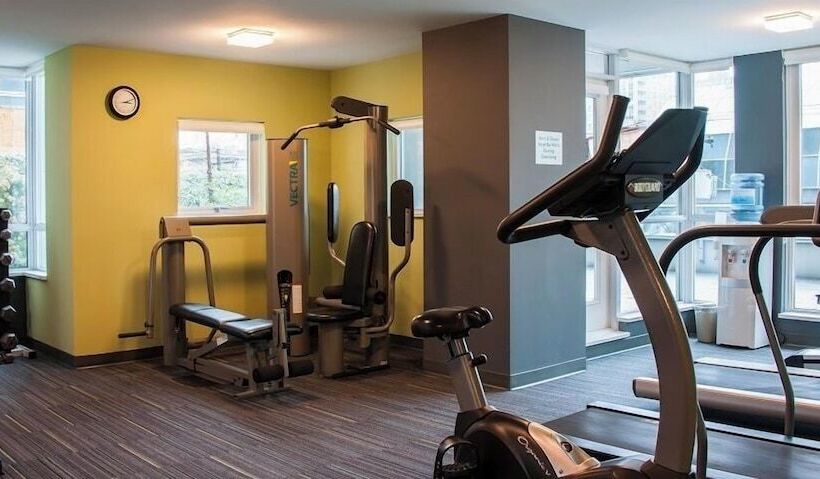 Carmana Hotel & Suites