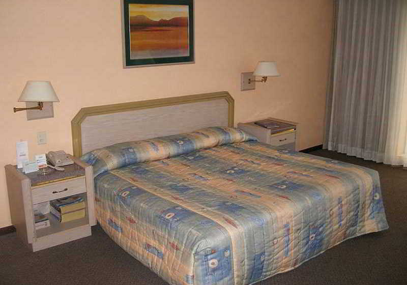 Отель Casa Grande Aeropuerto