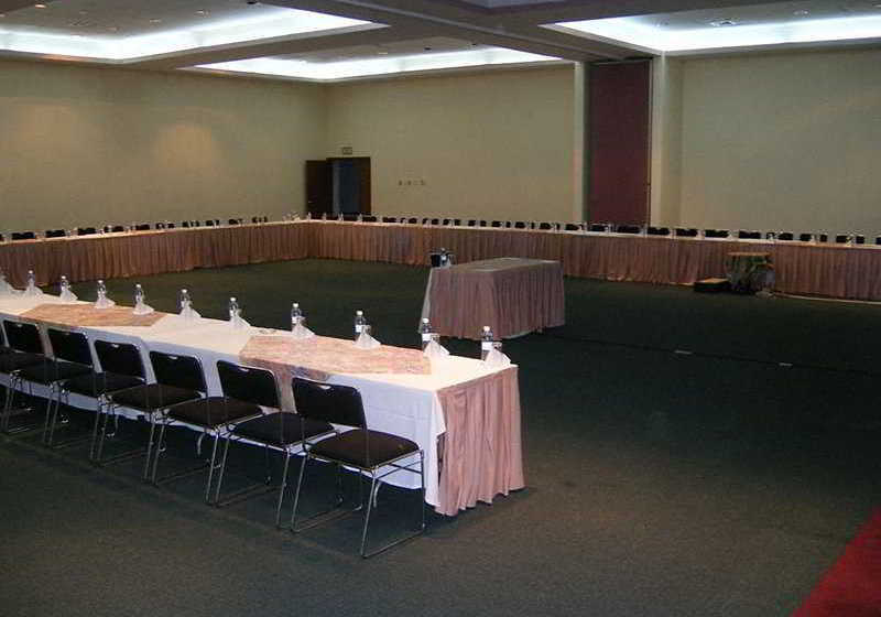 Отель Casa Grande Aeropuerto