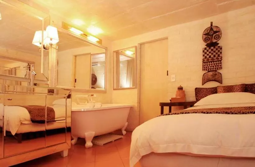 בית מלון כפרי Colona Castle