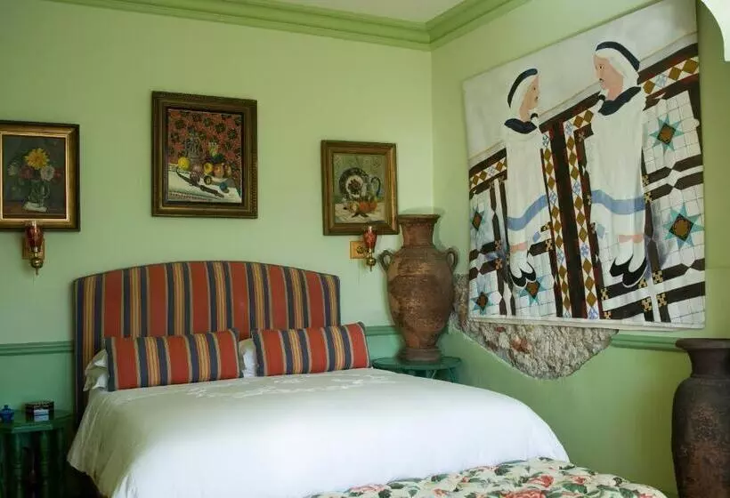 בית מלון כפרי Colona Castle