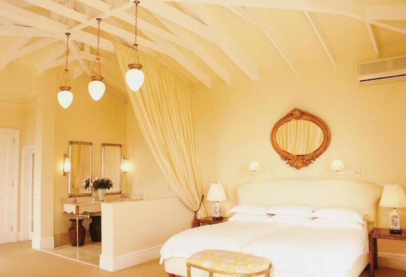 בית מלון כפרי Colona Castle