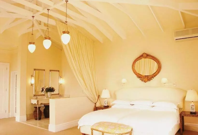 בית מלון כפרי Colona Castle