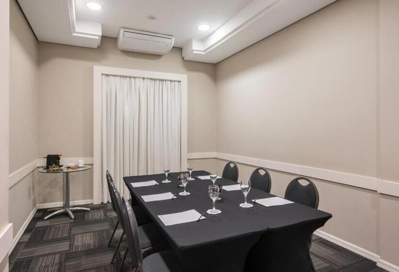 هتل Intercity Aeroporto Porto Alegre