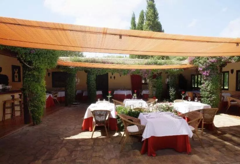 호텔 Rotana Golf Resort