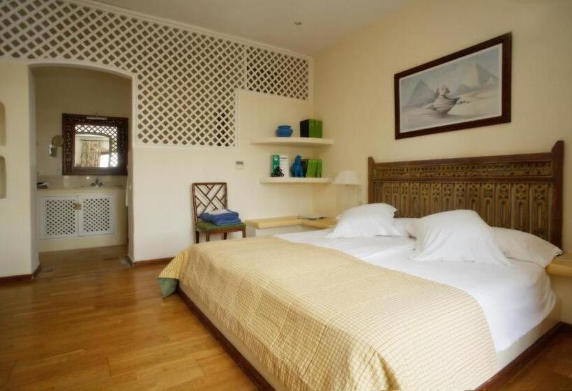 هتل Rotana Golf Resort