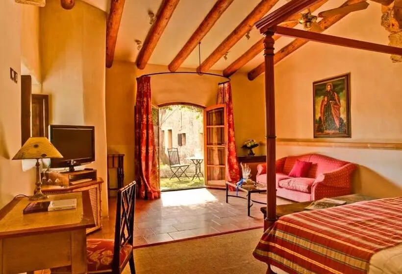 호텔 Rotana Golf Resort