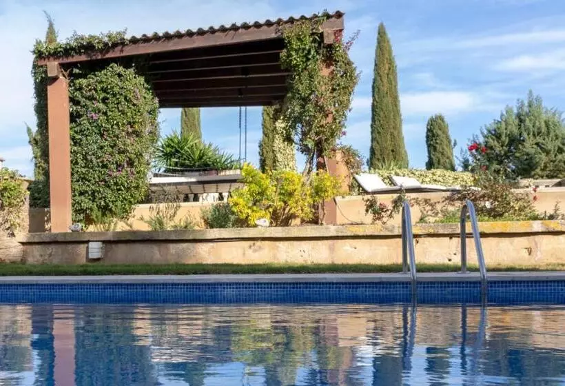 호텔 Rotana Golf Resort