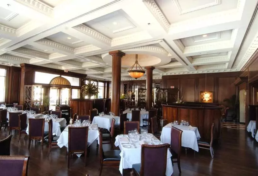 هتل Market Pavilion