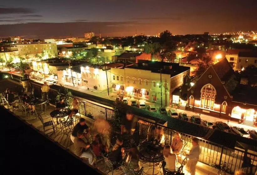 هتل Market Pavilion