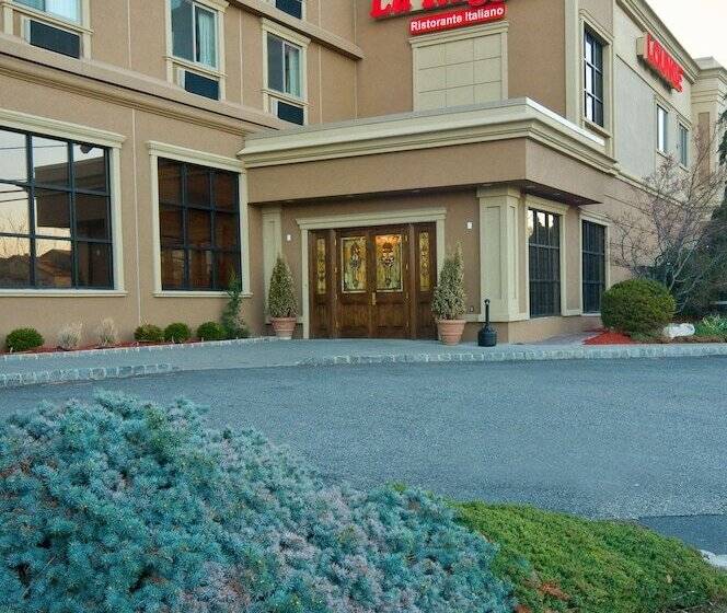 فندق Meadowlands Plaza