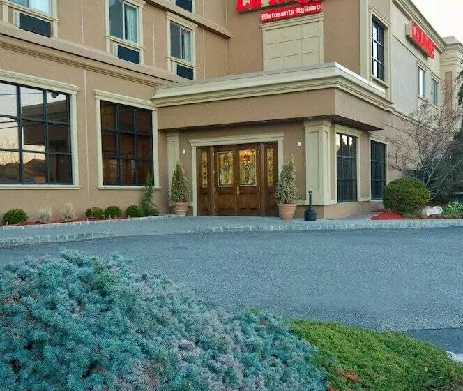 酒店 Meadowlands Plaza