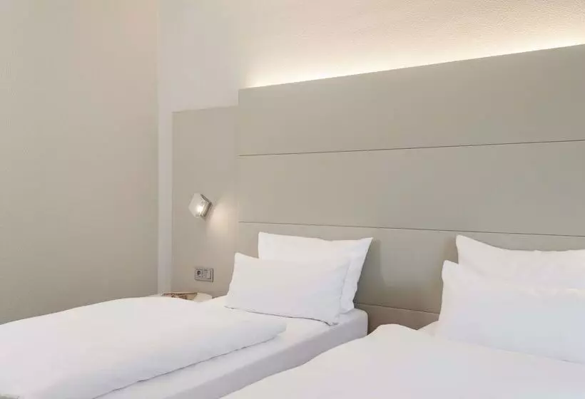 فندق NH Dusseldorf City Nord