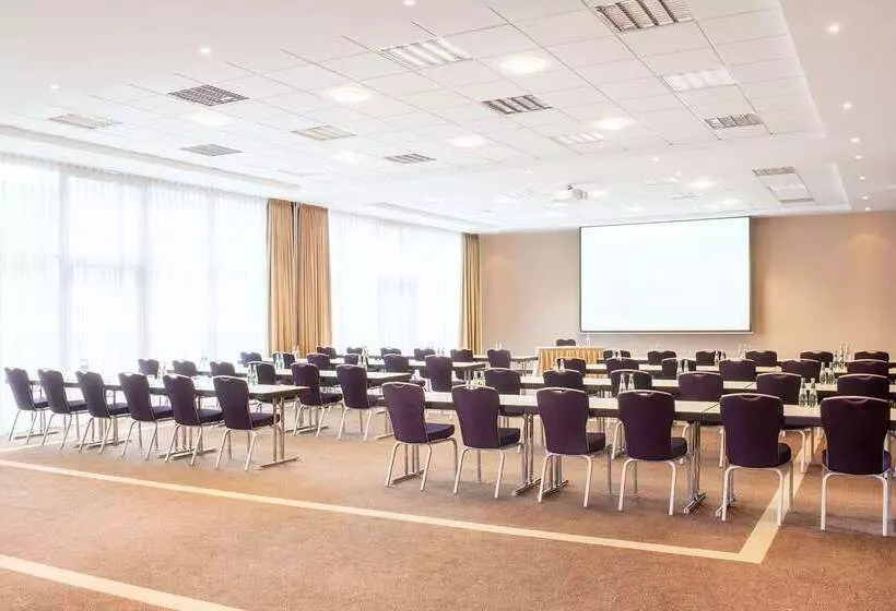 فندق NH Dusseldorf City Nord