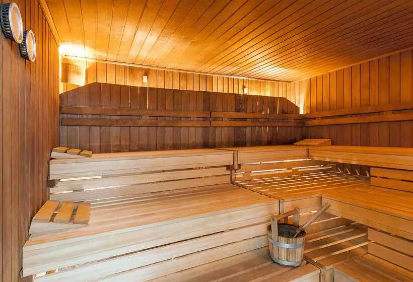 فندق NH Dusseldorf City Nord