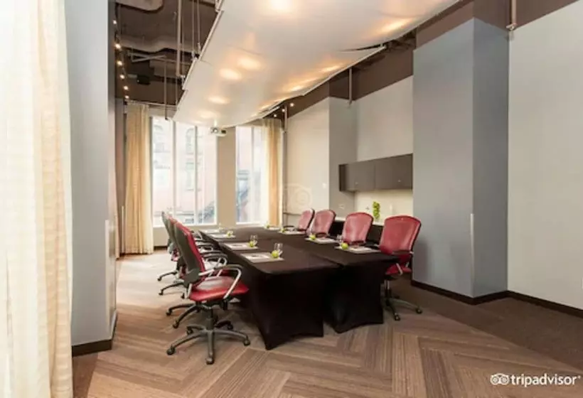 Pantages Hotel Toronto Centre