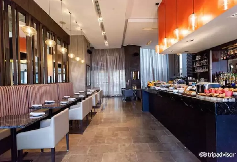 Pantages Hotel Toronto Centre