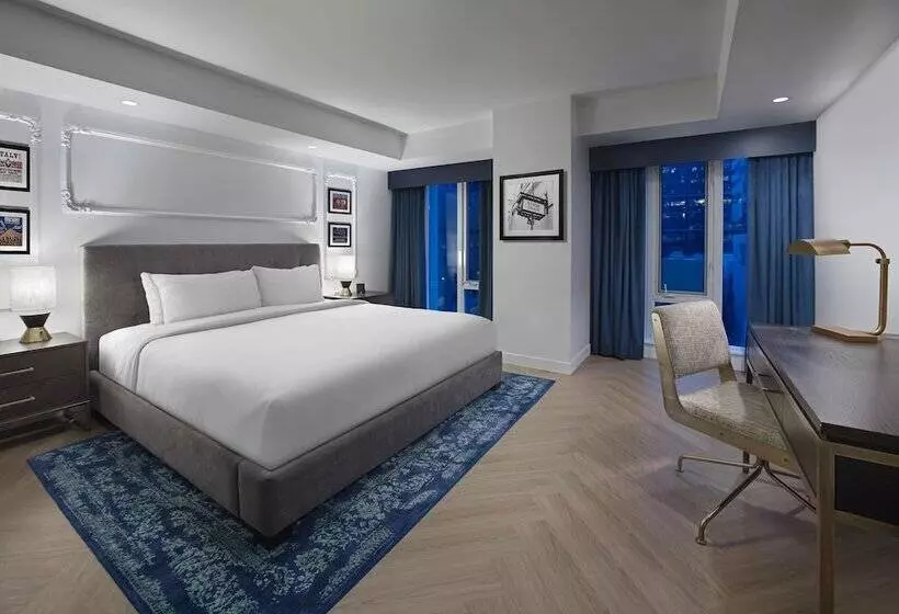 Pantages Hotel Toronto Centre