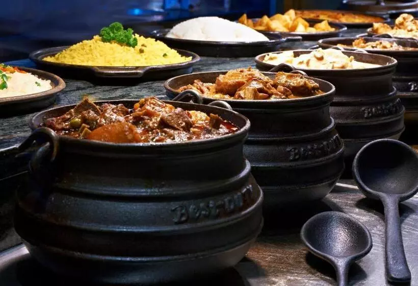 Отель Peermont D Oreale Grande At Emperors Palace