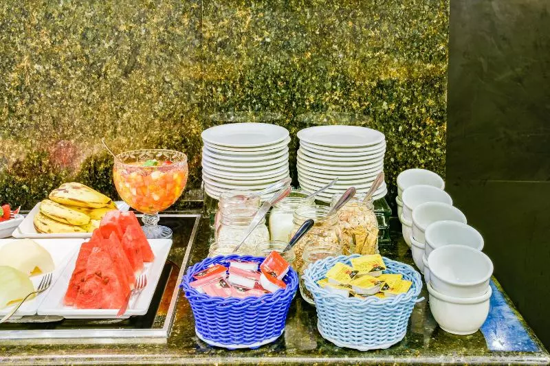 בית מלון כפרי Plaza Inn Executive