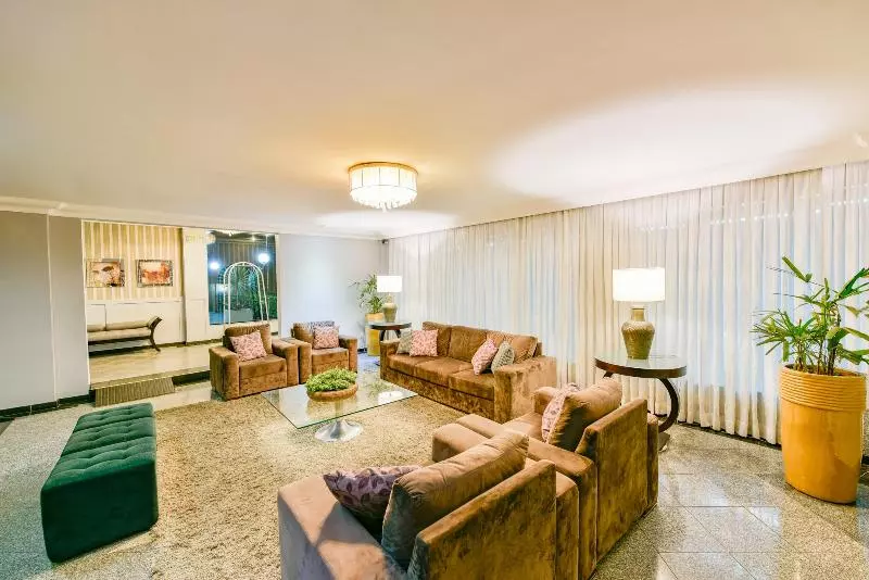 בית מלון כפרי Plaza Inn Executive