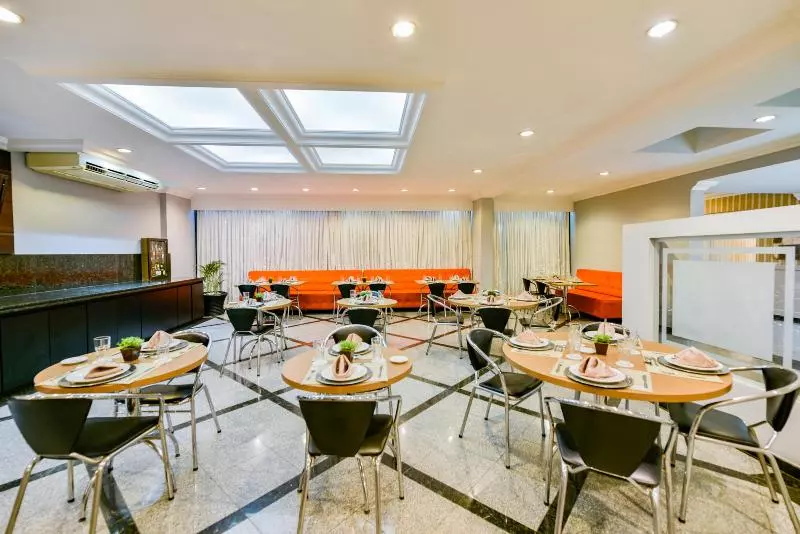 בית מלון כפרי Plaza Inn Executive