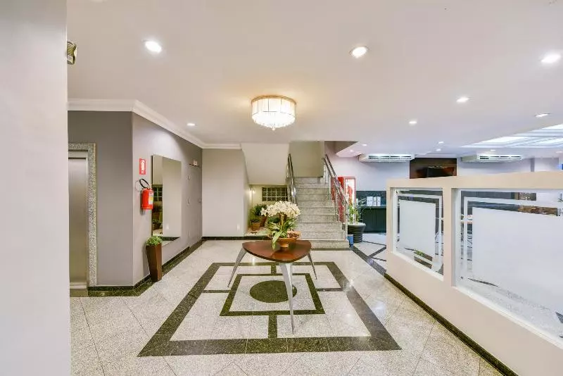 בית מלון כפרי Plaza Inn Executive