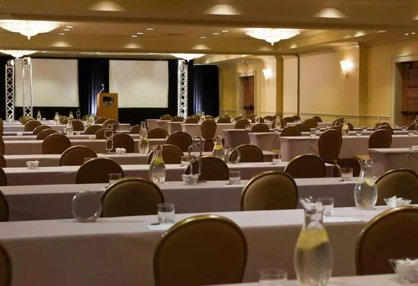 هتل Renaissance New Orleans Arts Warehouse District