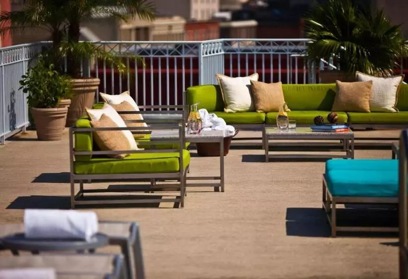 هتل Renaissance New Orleans Arts Warehouse District