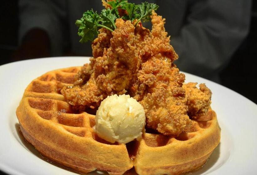 فندق Renaissance New Orleans Arts Warehouse District