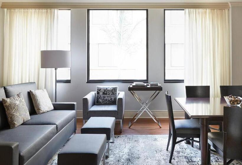 فندق Renaissance New Orleans Arts Warehouse District