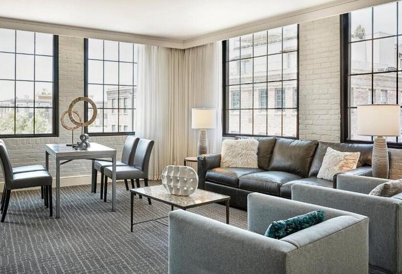 فندق Renaissance New Orleans Arts Warehouse District