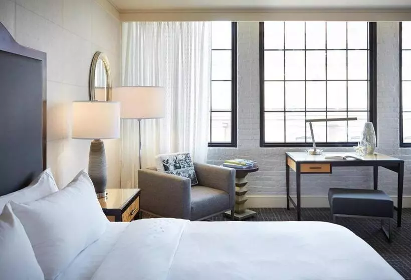 هتل Renaissance New Orleans Arts Warehouse District