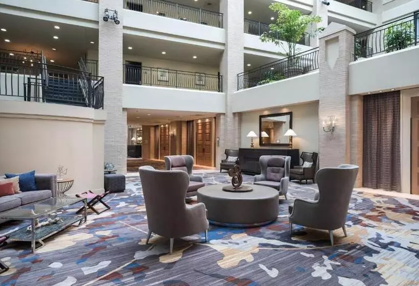 هتل Renaissance New Orleans Arts Warehouse District