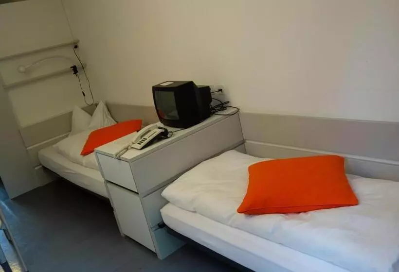 Отель Schloss Münchenwiler