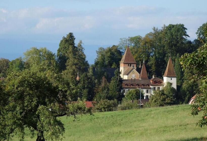 Otel Schloss Münchenwiler