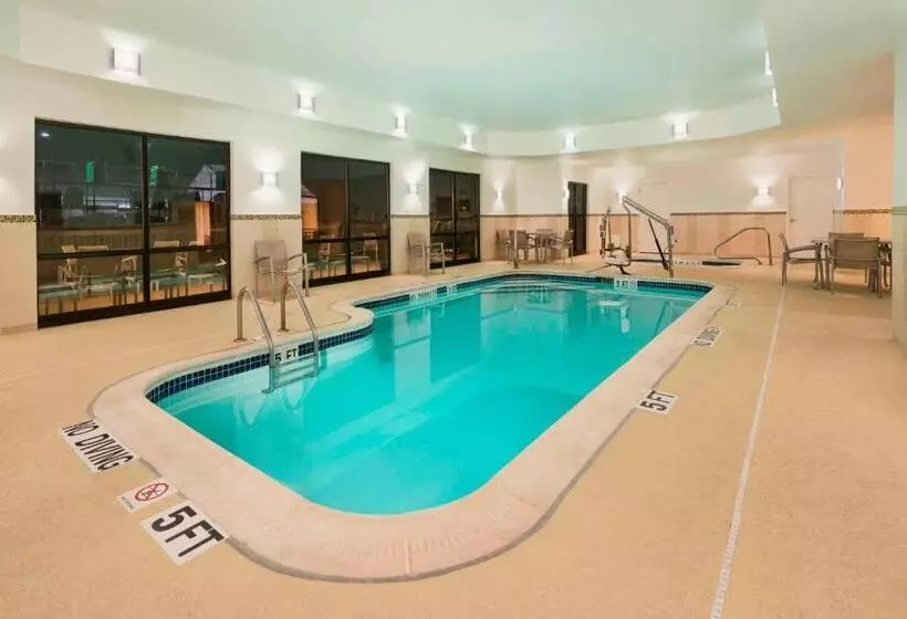 בית מלון כפרי Springhill Suites Mishawaka University Area