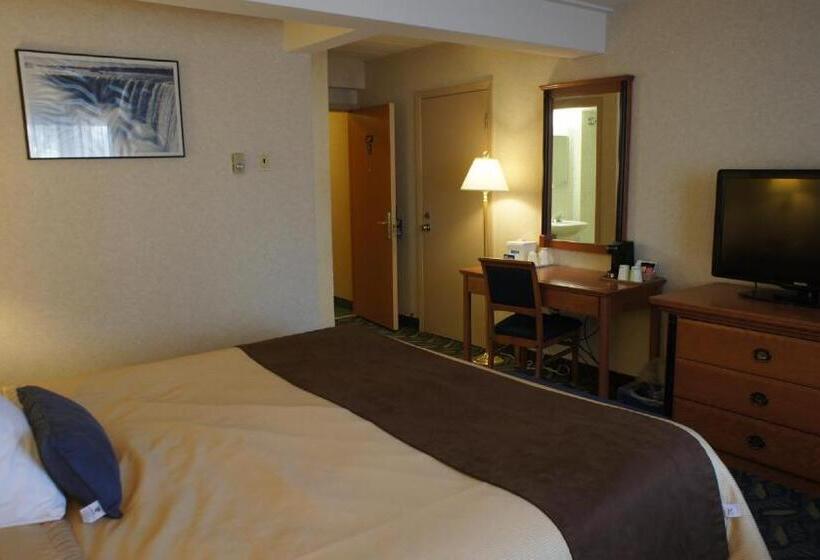 هتل Travelodge By Wyndham Niagara Falls At The Falls