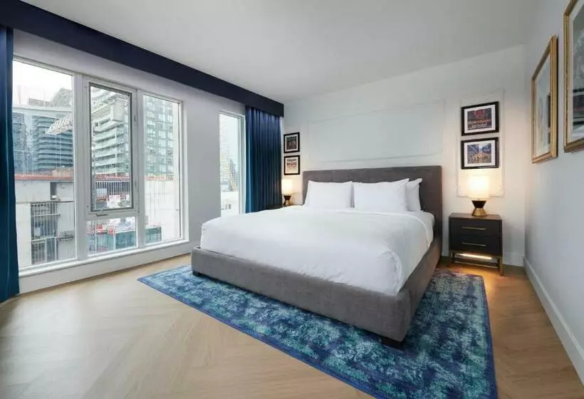 Pantages Hotel Toronto Centre