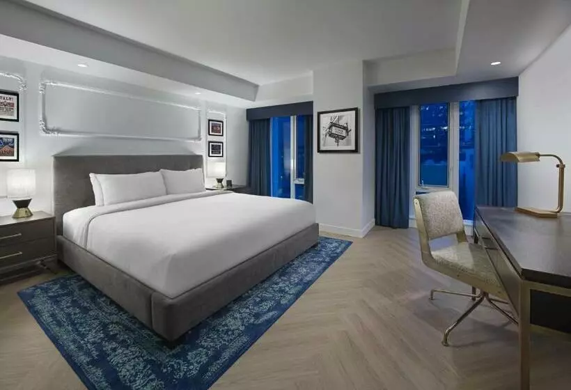 Pantages Hotel Toronto Centre