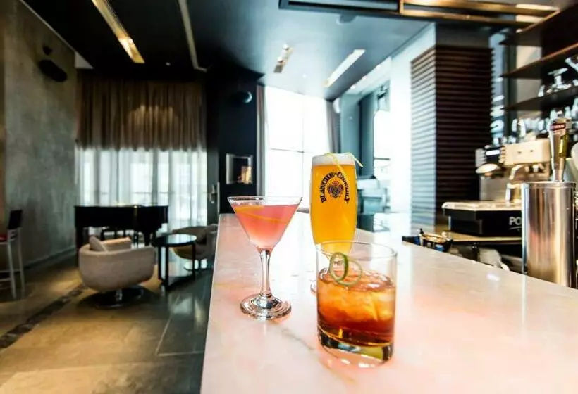 Pantages Hotel Toronto Centre