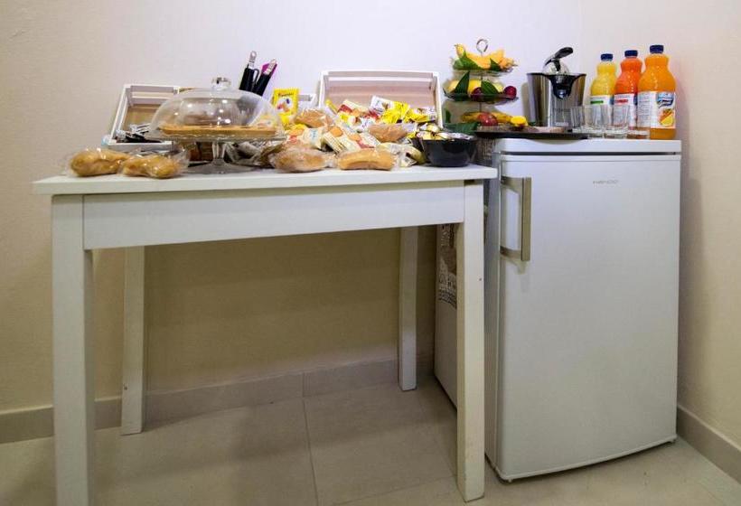 تختخواب و صبحانه Cammaroomì