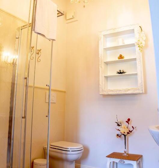 تختخواب و صبحانه Villa La Preziosa